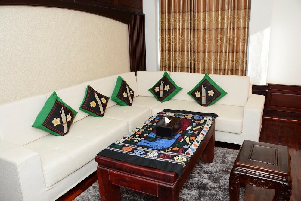 Фото Anoulackkhenlao Hotel