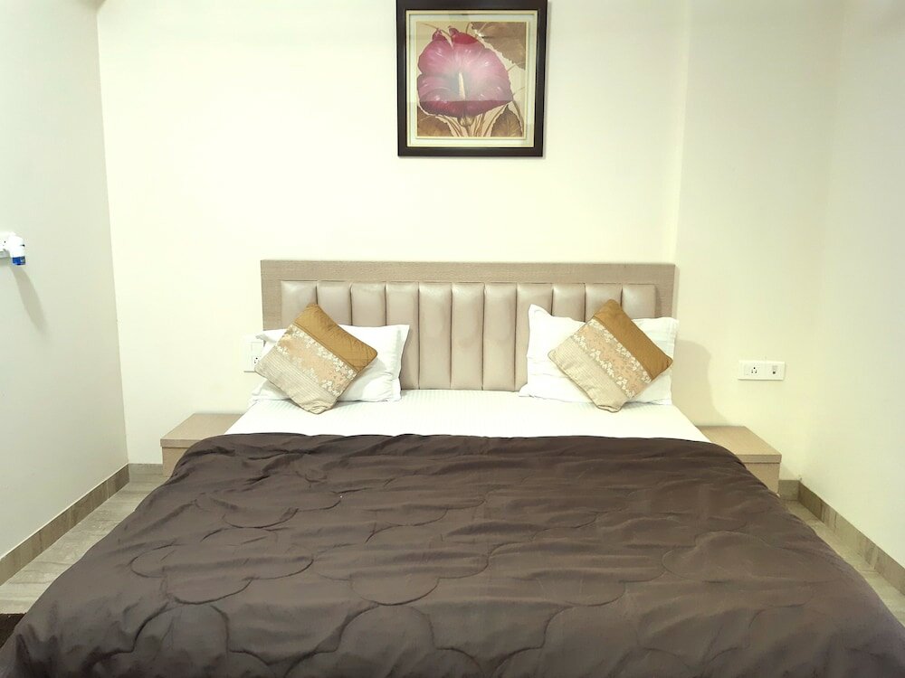 Фото Arista Service Apartments Kalanagar