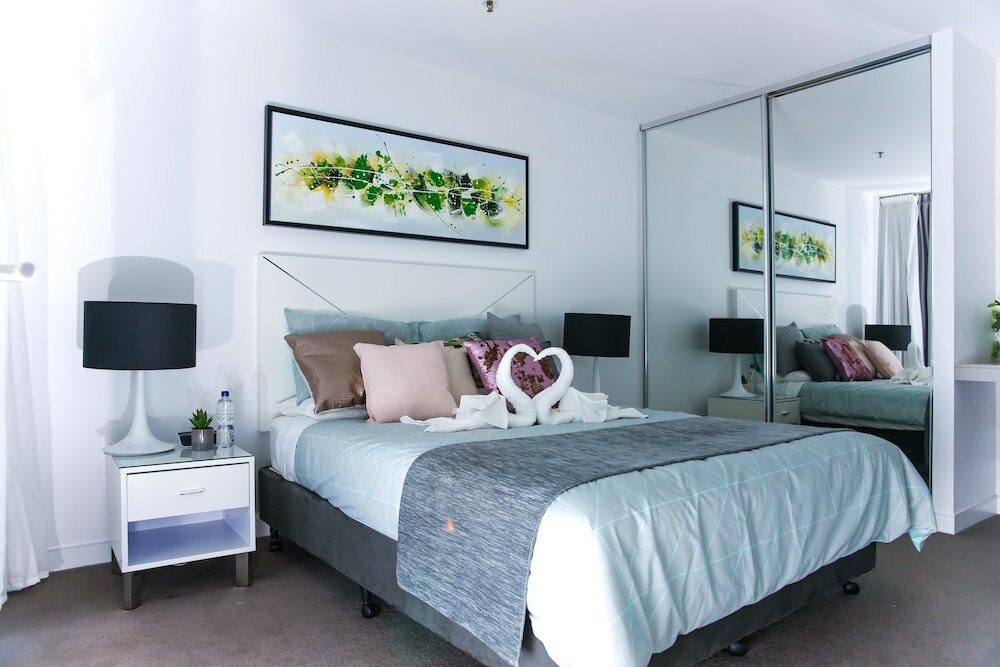 Фото Serain Residences On Surfers Private Apartments