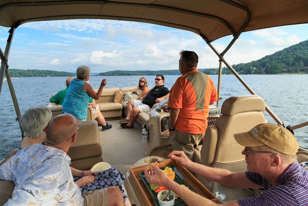 Фото Lake Pointe Inn