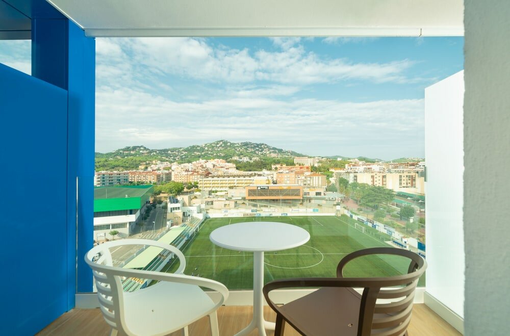 Фото L’Azure Hotel