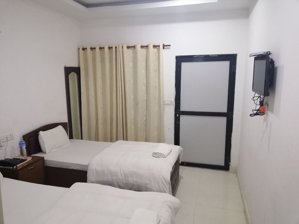 Фото Hotel Suramma