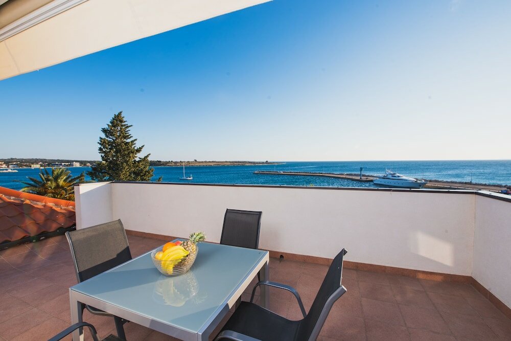 Фото Apartments by the Sea Semy