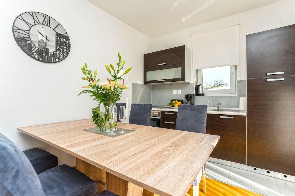 Фото Summer Breeze Apartments