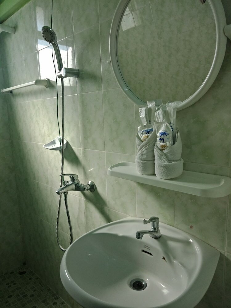 Фото Nay Chi Linn Hotel