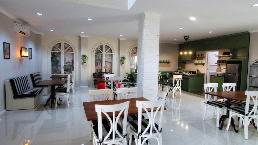 Фото Omah Madam Bed & Breakfast