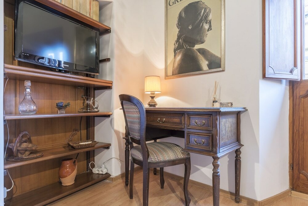 Фото Montecitorio & Pantheon Stylish Flat