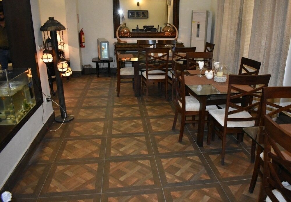 Фото Crosswinds Guest House Islamabad