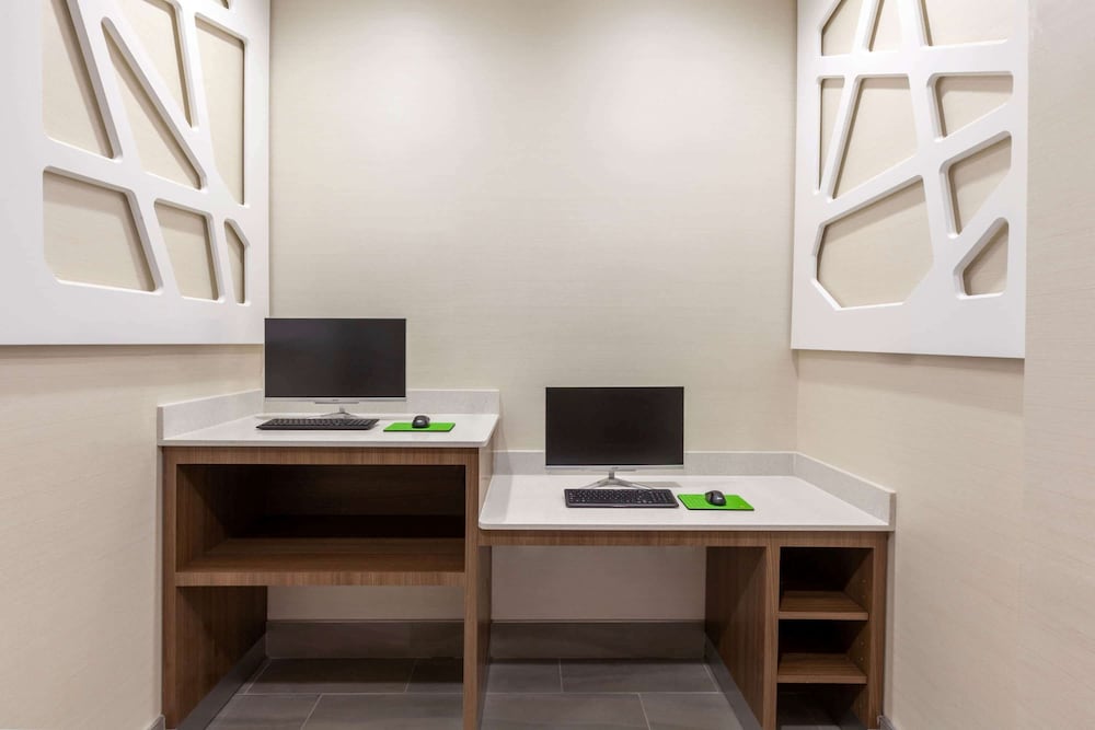 Фото La Quinta Inn & Suites by Wyndham Lafayette Oil Center