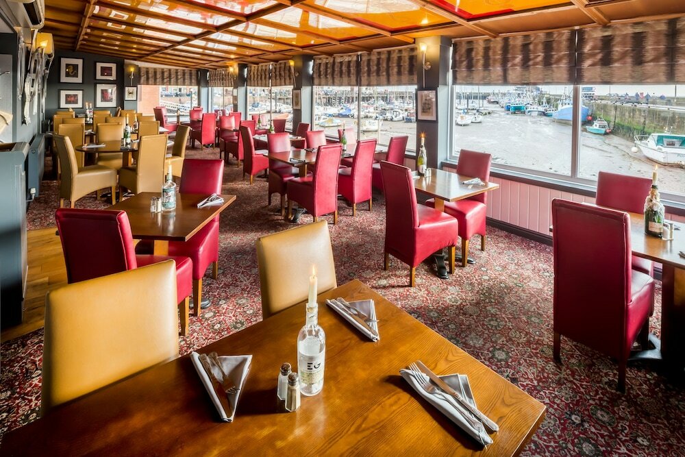 Фото Rags Hotel Bar & Restaurant