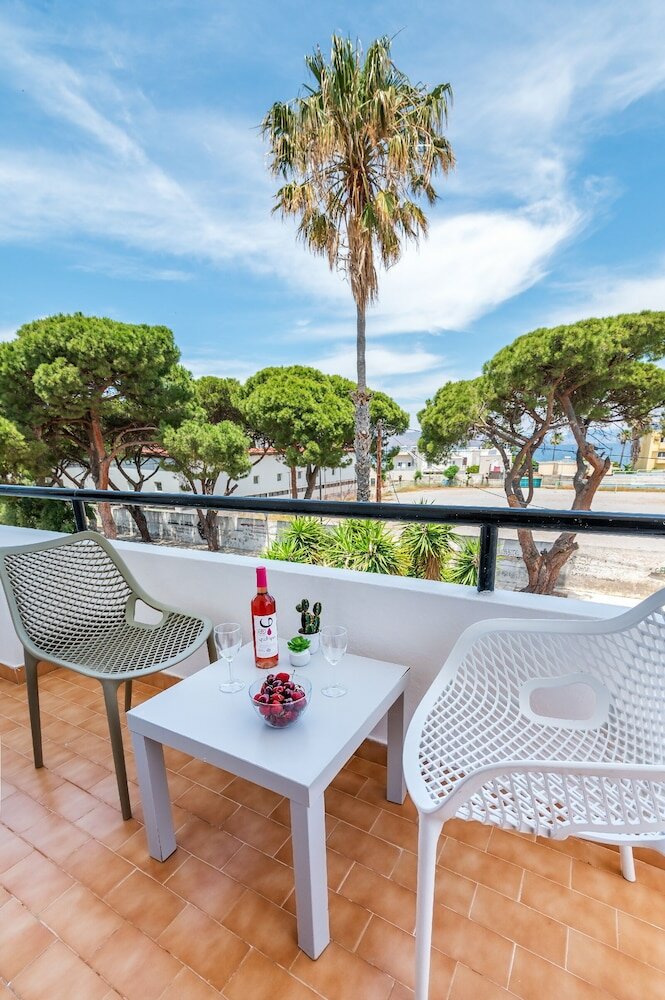 Фото Jonathan City Apartments