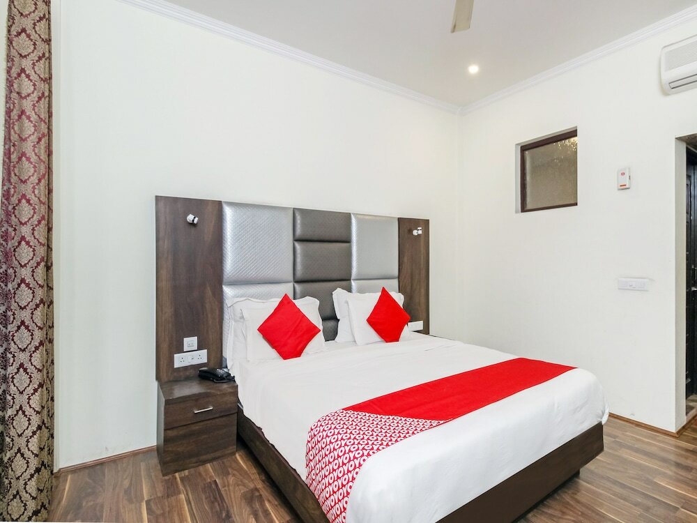 Фото Capital O 29999 Hotel Green Ambition