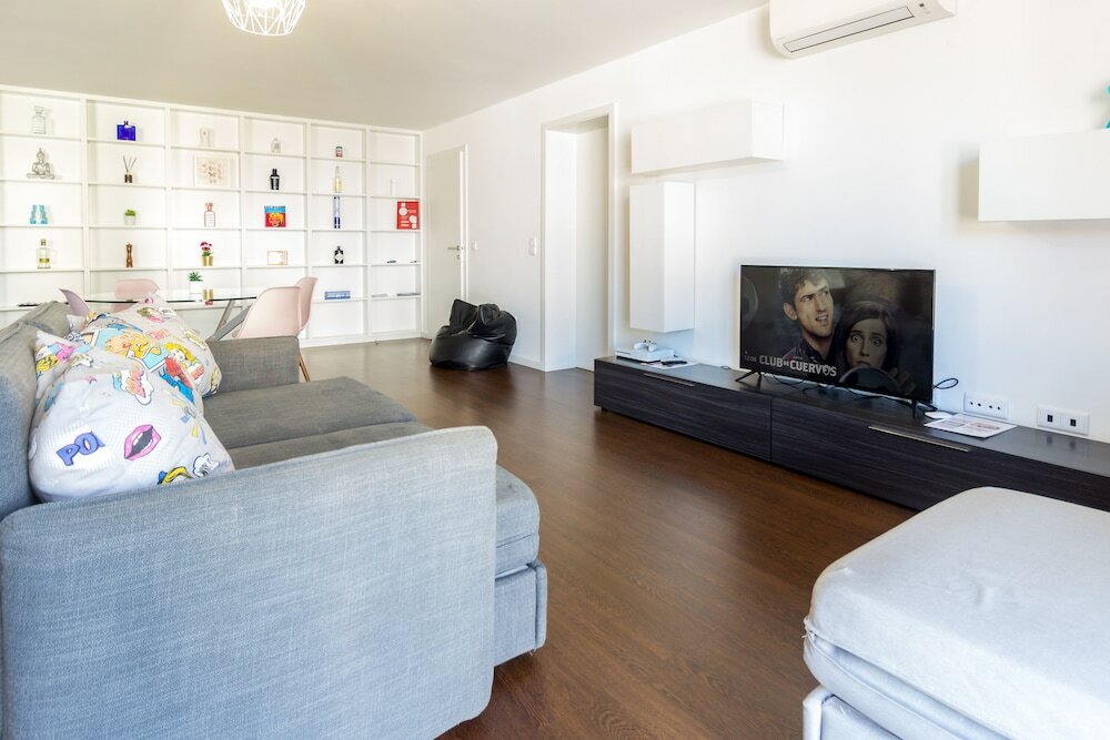 Фото Guest H4u Bonjardim Pop Art City Center