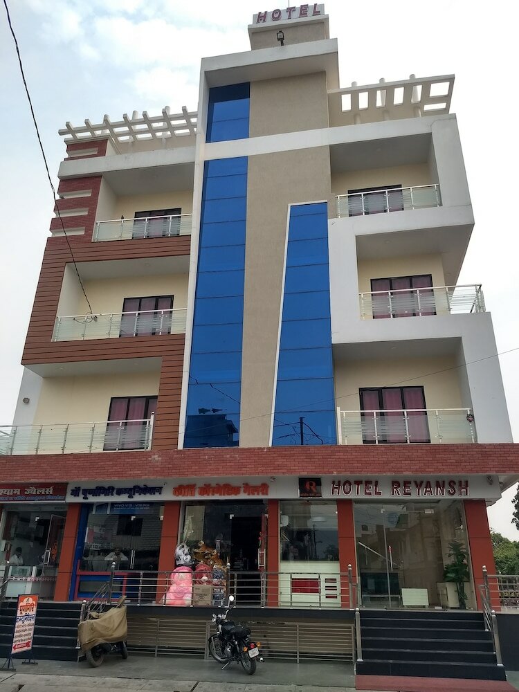Фото Hotel Reyansh