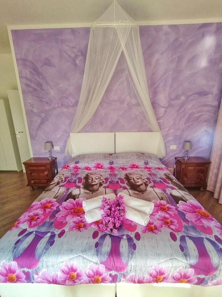 Фото La Bouganville B&b