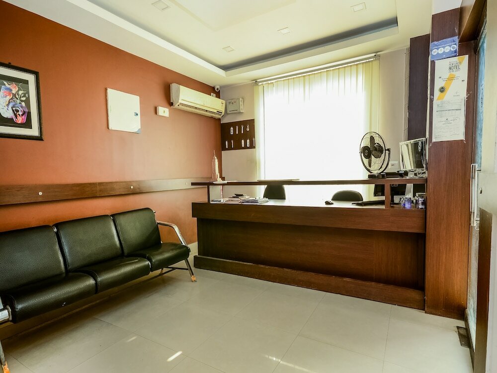 Фото Oyo 41030 Palacia Inn