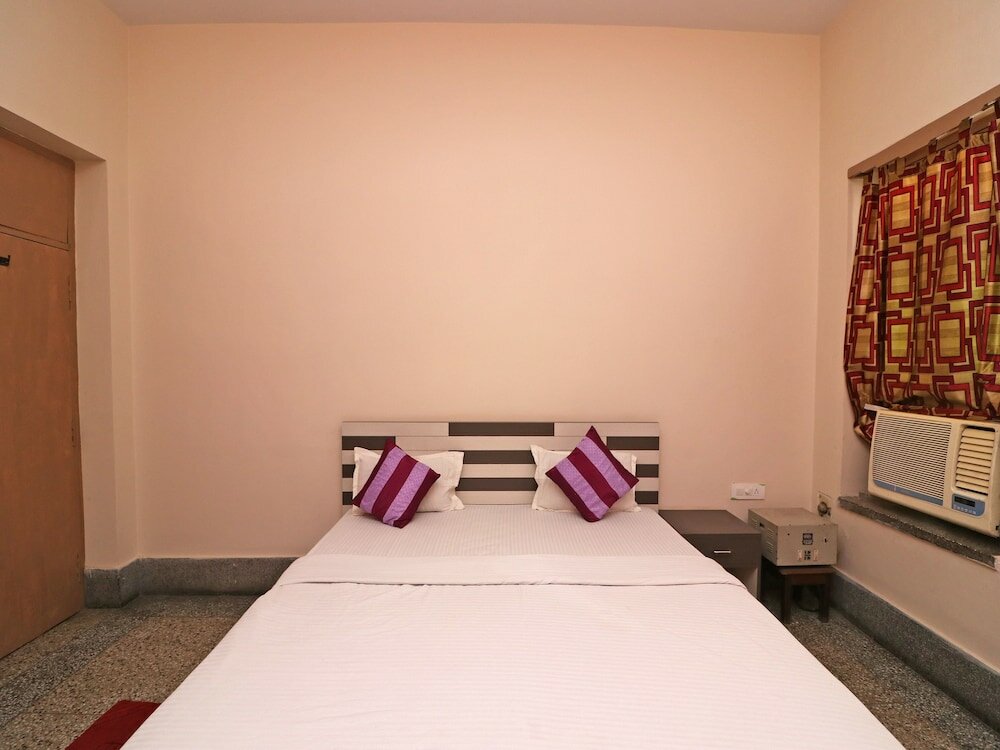 Фото Hotel Saraogi