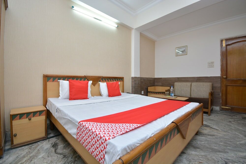 Фото Oyo 40230 Hotel Royal Palace