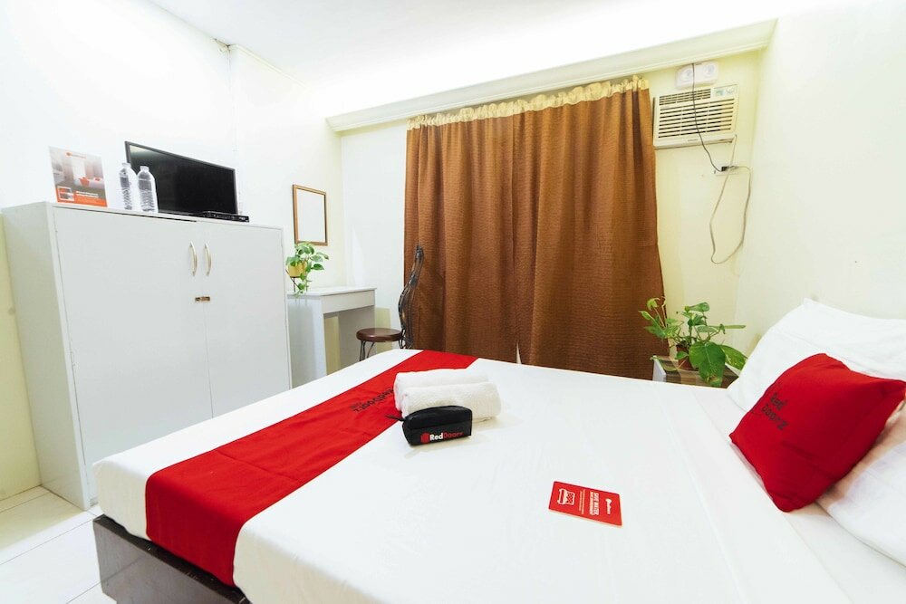 Фото RedDoorz Ledesco Avenue Lapaz Iloilo