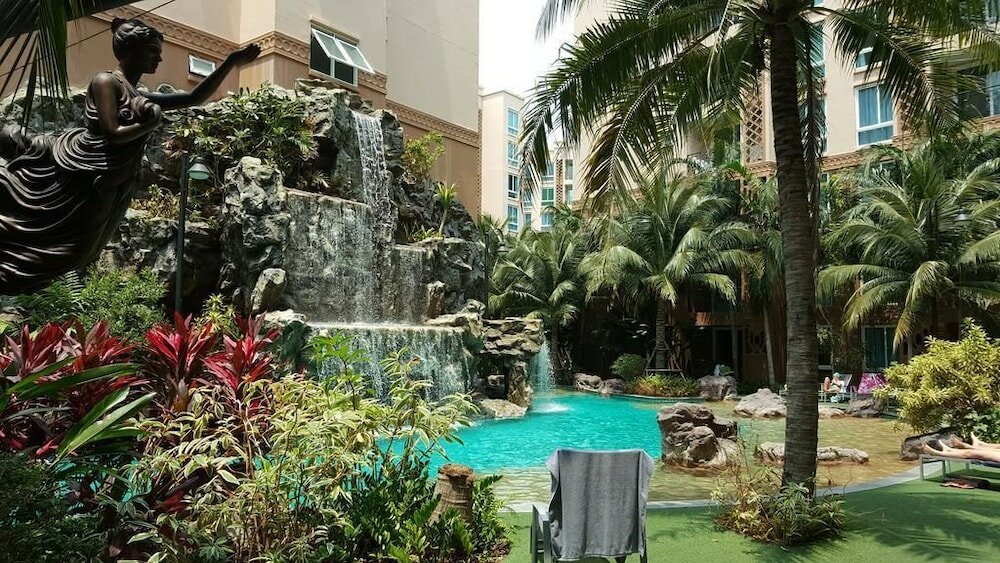 Фото Atlantis Condo Resort Jomtien by Evt