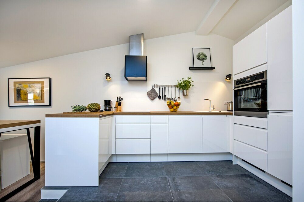 Фото Lakovich Sea View Apartments