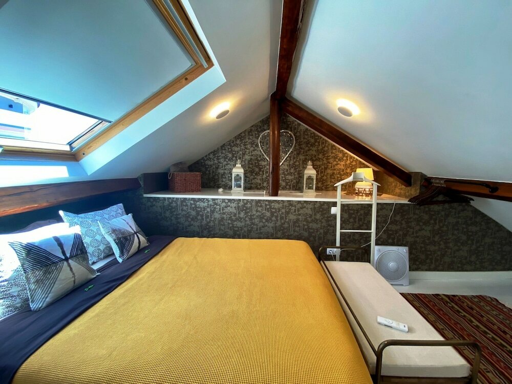 Фото Studios with Mezzanine Rua da Moeda