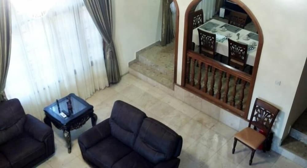 Фото Ponderosa Travel Lodge