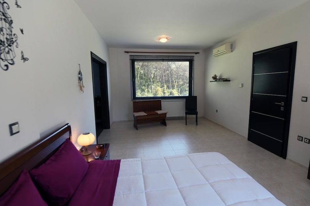 Фото Lilies Villa