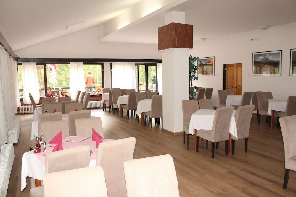 Фото Hotel Mladost