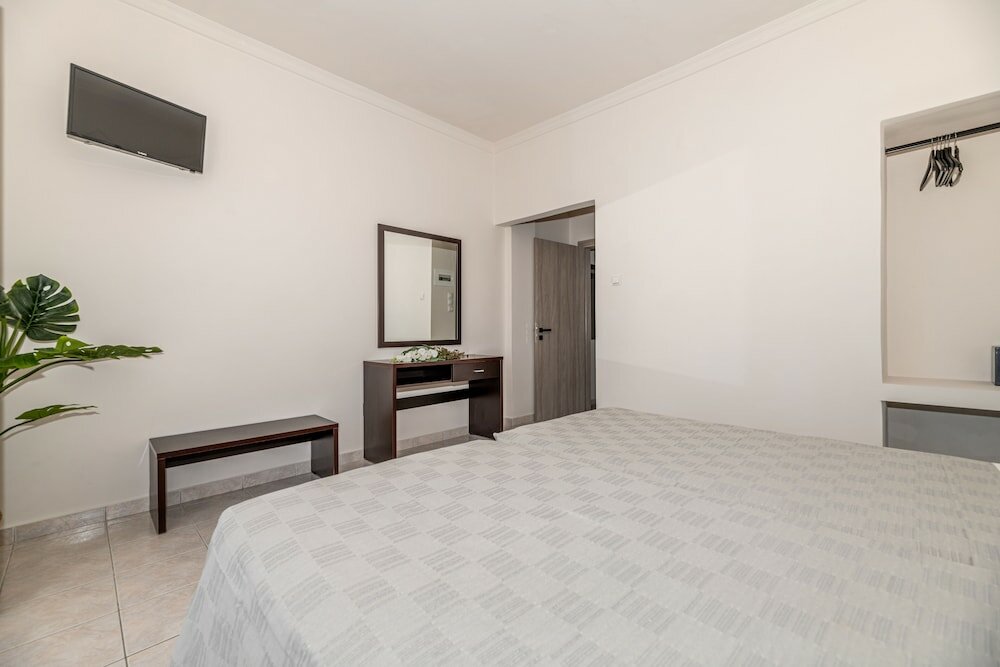 Фото Mouria Studios & Apartments