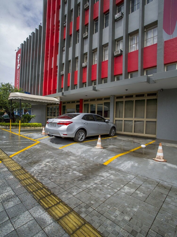 Фото Oyo Hotel La Rocca, Goiânia