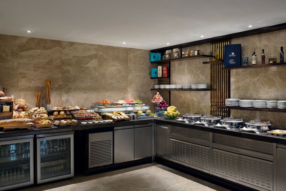 Фото The Hotel Galleria Jeddah, Curio Collection by Hilton