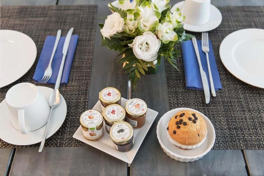 Фото Xenia Guest House