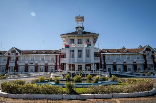 Гостиница Hôtel des Thermes Antsirabe