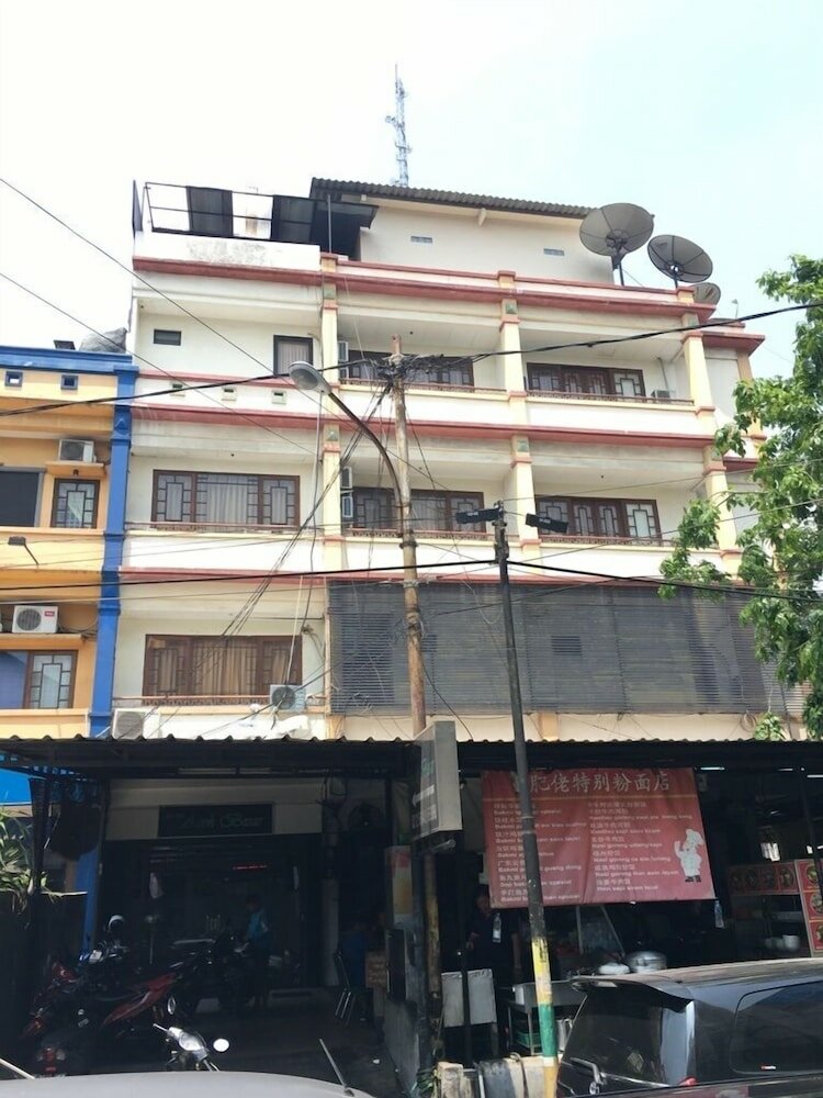 Фото отеля 1