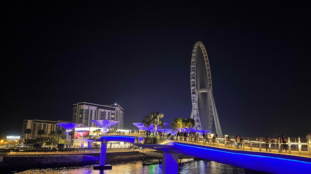 Shopping mall Bluewaters, Dubai, photo