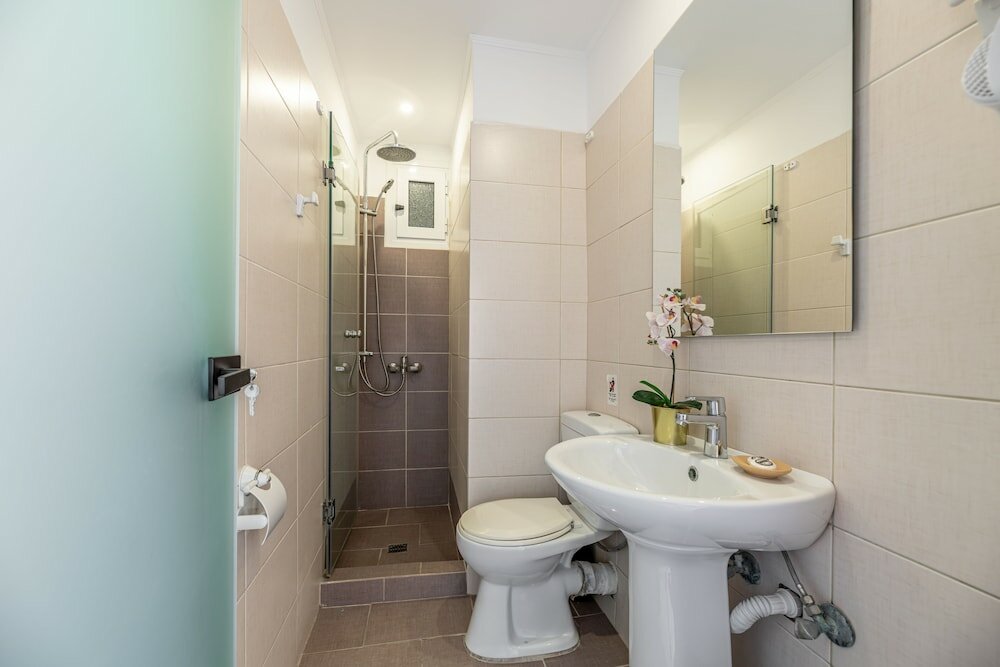 Фото Mouria Studios & Apartments