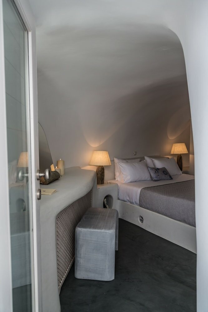 Фото White Cave House