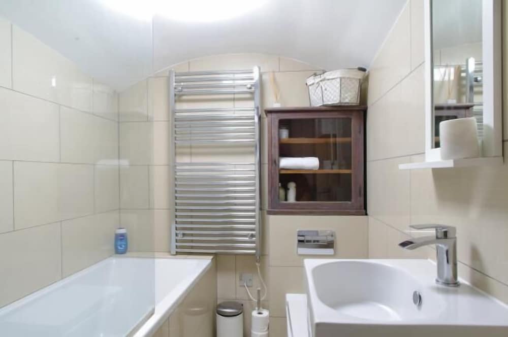 Фото The London Agent Kensington Comeragh