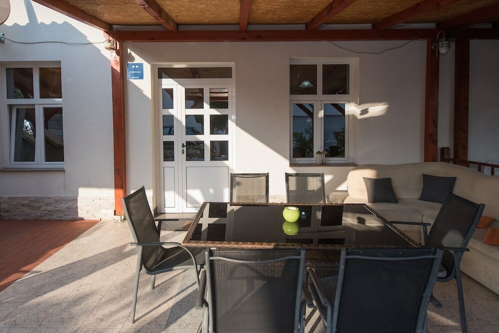 Фото Apartments Smoky