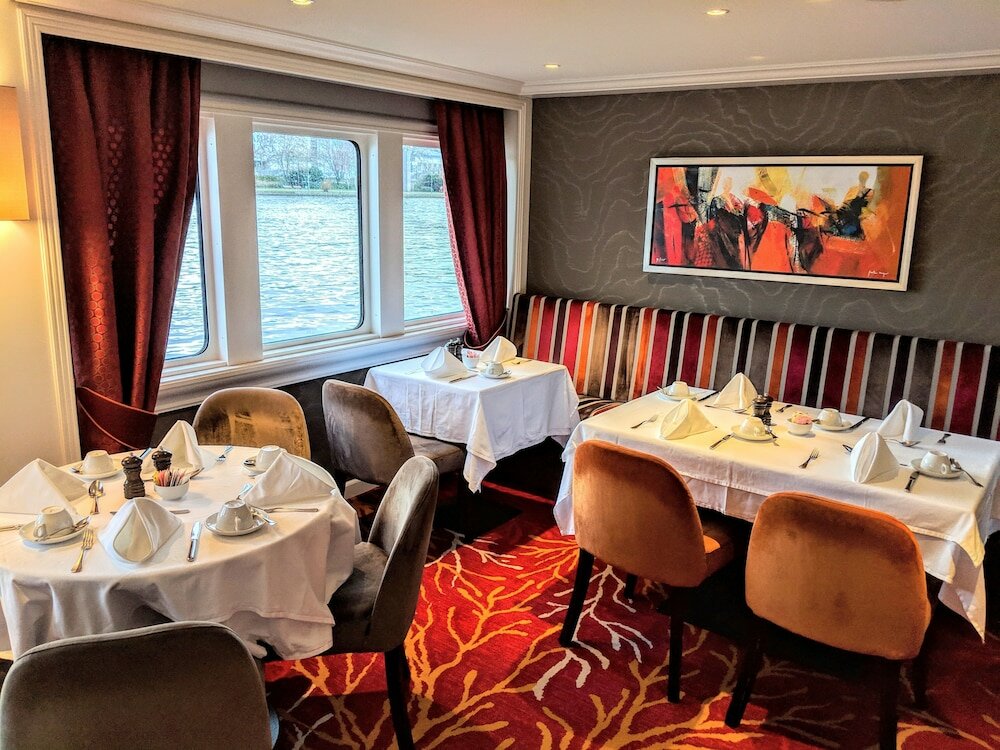 Фото Select Ms Charles Dickens - Neuss