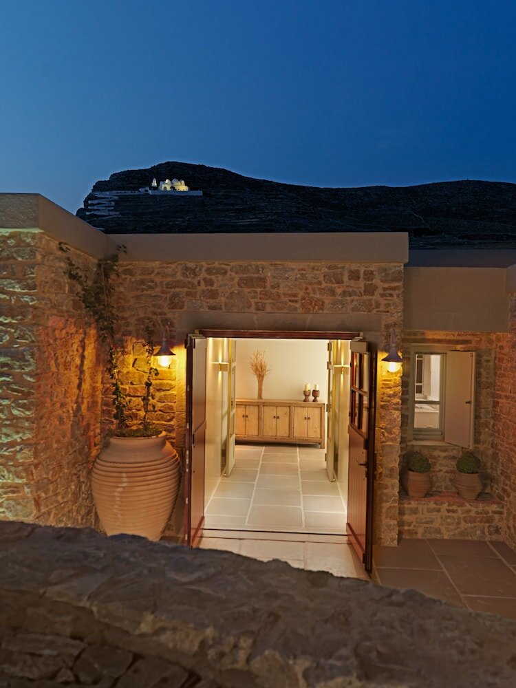 Фото Themonies Luxury Suites