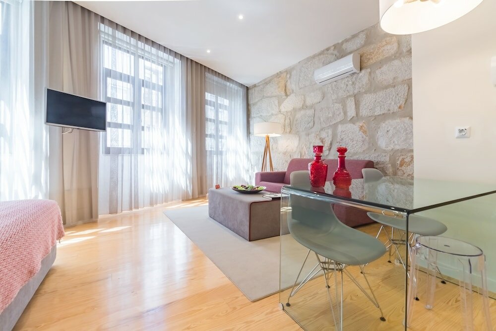 Фото Oporto Near Apartments