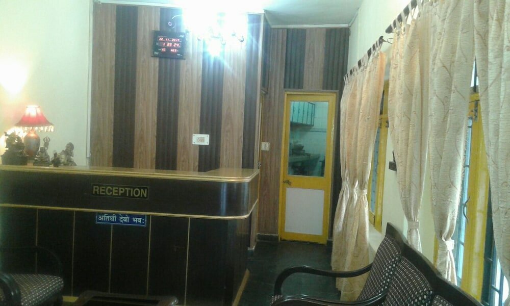 Фото Hotel Dev Cottage