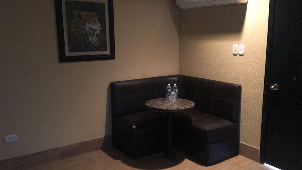 Фото Motel Lebaron