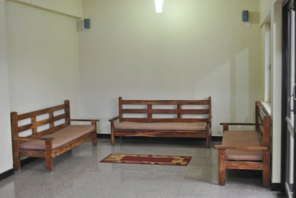 Фото Hotel B M Shree Residency