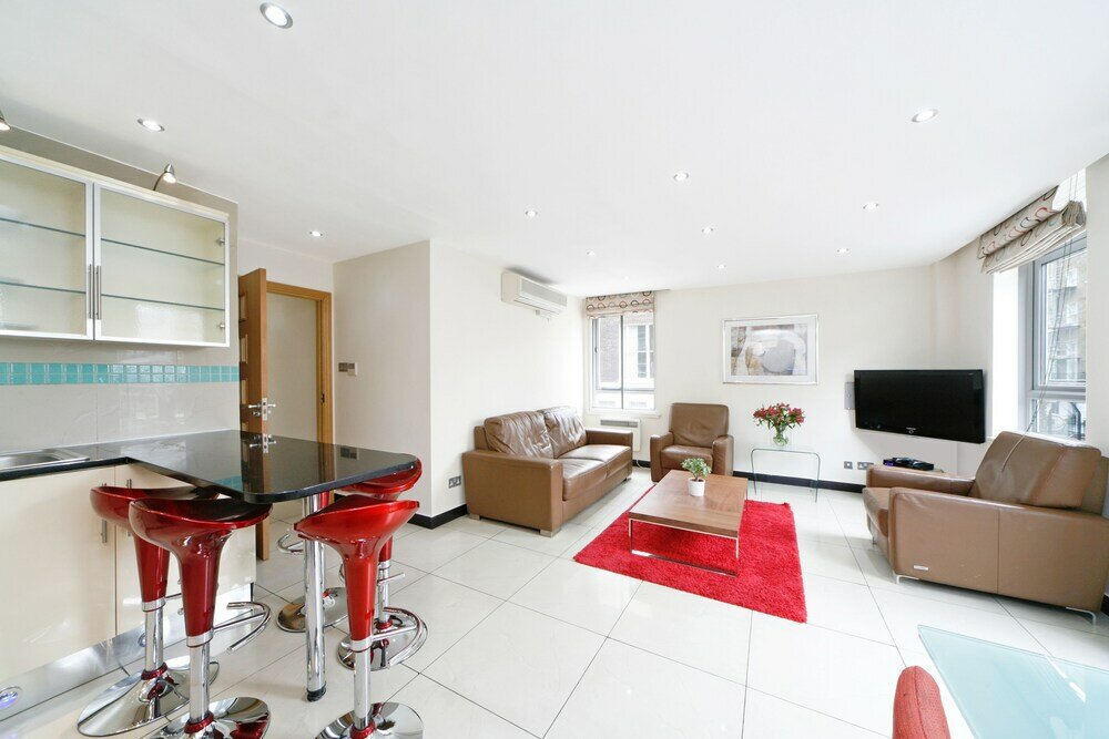 Фото Baker Street Suites