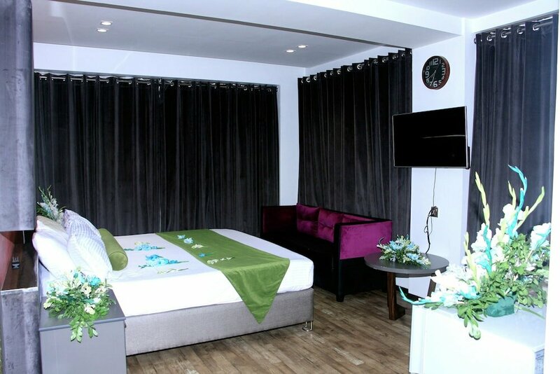 Гостиница Hotel Platinum в Лахоре