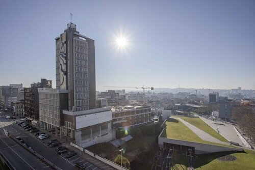 Гостиница Liiiving In Porto Terrace & Sunny Apartment в Порту
