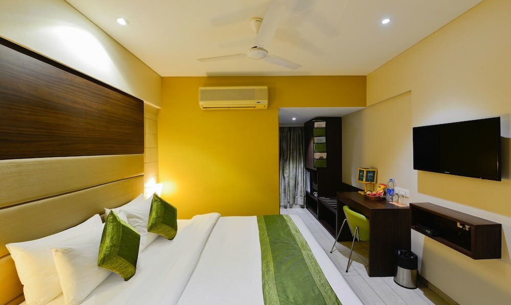 Фото Treebo swastik